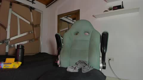 MIKEE online show from 02-20-25, 06:06