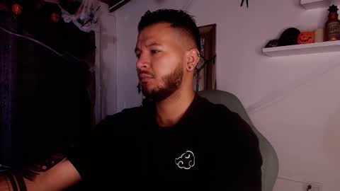 MIKEE online show from 10-26-25, 03:12