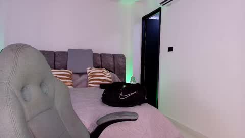 MIKEE online show from 11-13-25, 03:16