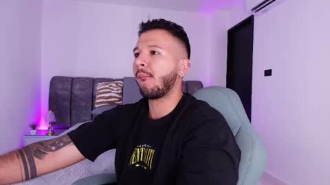 MIKEE online show from 11-19-25, 03:06