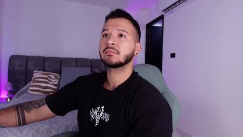 MIKEE online show from 11-25-25, 03:06