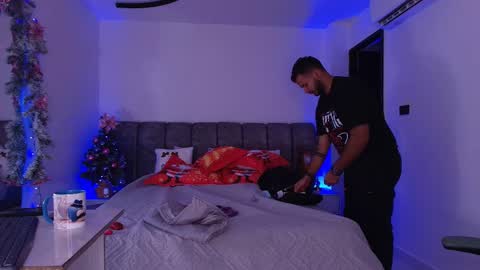 MIKEE online show from 12-19-25, 03:13