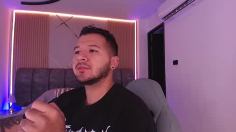 MIKEE online show from 02-15-26, 03:03