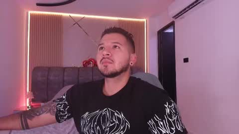 MIKEE online show from 02-24-26, 03:04