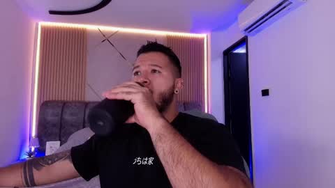 MIKEE online show from 04-17-26, 03:09