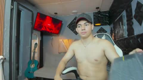 mr_mois online show from 04-06-26, 06:36