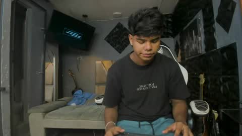 mr_mois online show from 04-13-26, 06:08