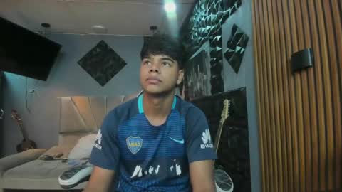 mr_mois online show from 04-14-26, 05:57