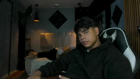 Snapshot of mr_mois chatting on 06-07-26, 06:39 mr_mois online show from 06-07-26, 06:39