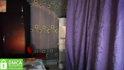 Snapshot of mr_mrscurie chatting on 04-18-26, 11:27 Mr Mrs Curie online show from 04-18-26, 11:27