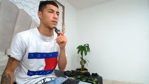Snapshot of mr_porn_9 chatting on 06-21-26, 03:09 Mr Porn online show from 06-21-26, 03:09