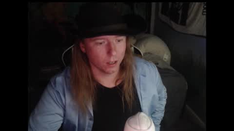 mr_strawberry online show from 10-27-25, 02:48