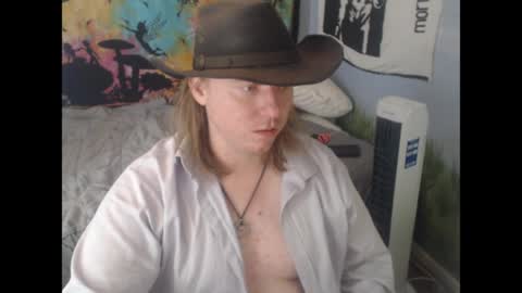 mr_strawberry online show from 04-05-26, 06:27