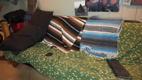 Snapshot of mr_valdor chatting on 01-04-25, 02:56 Valdor online show from 01-04-25, 02:56