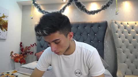 Snapshot of mr_williseo chatting on 12-20-24, 08:12 williseo online show from 12-20-24, 08:12