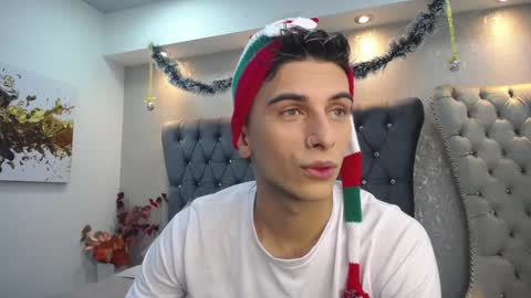 Snapshot of mr_williseo chatting on 12-23-24, 06:58 williseo online show from 12-23-24, 06:58