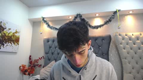 Snapshot of mr_williseo chatting on 01-05-25, 07:39 williseo online show from 01-05-25, 07:39