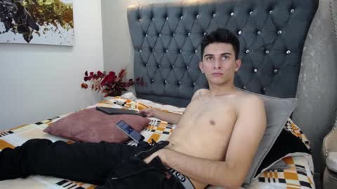 Snapshot of mr_williseo chatting on 01-19-25, 10:49 williseo online show from 01-19-25, 10:49