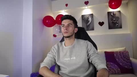 Snapshot of mr_williseo chatting on 02-18-25, 11:30 williseo online show from 02-18-25, 11:30