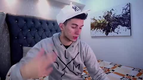 Snapshot of mr_williseo chatting on 03-05-25, 07:38 williseo online show from 03-05-25, 07:38