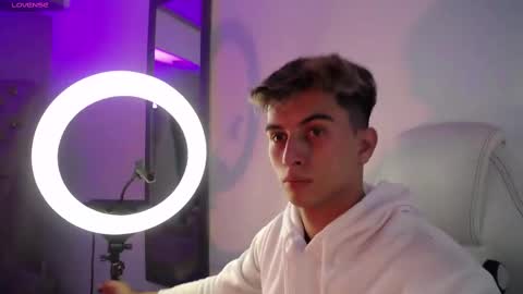 Snapshot of mr_williseo chatting on 09-12-25, 07:58 williseo online show from 09-12-25, 07:58