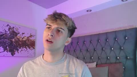 Snapshot of mr_williseo chatting on 09-29-25, 02:06 williseo online show from 09-29-25, 02:06