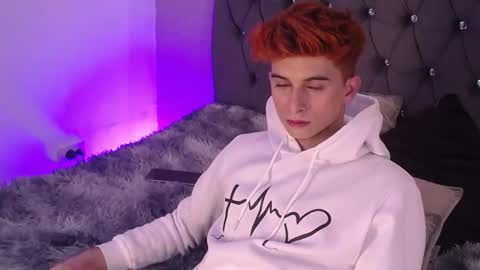 Snapshot of mr_williseo chatting on 11-07-25, 08:31 williseo online show from 11-07-25, 08:31