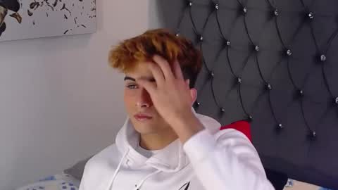 Snapshot of mr_williseo chatting on 12-01-25, 08:03 williseo online show from 12-01-25, 08:03