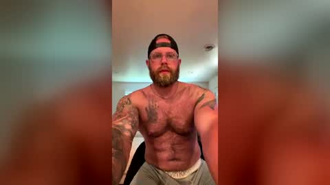 Snapshot of mrandi123 chatting on 06-11-26, 05:11 MrAndi online show from 06-11-26, 05:11