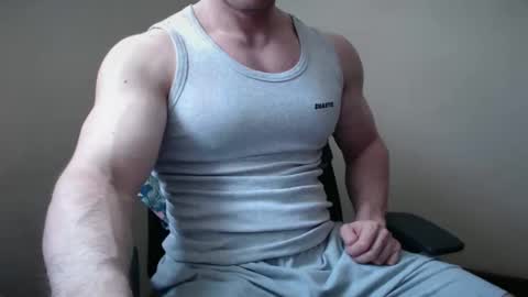 Snapshot of mrbiceps_23 chatting on 05-20-26, 11:16 Mrbiceps23 online show from 05-20-26, 11:16