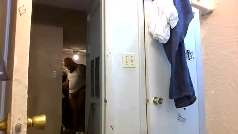 Snapshot of mrbiggs1077777 chatting on 11-04-25, 01:54 mrbiggs1077777 online show from 11-04-25, 01:54