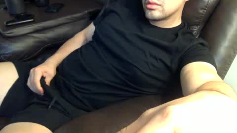 Snapshot of mrbree chatting on 06-23-26, 03:21 Mr Bree online show from 06-23-26, 03:21