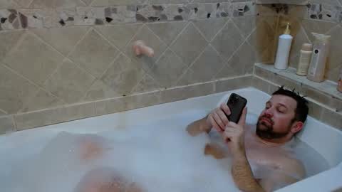 Snapshot of mrbrewscamfam chatting on 01-21-25, 02:48 MrBrew online show from 01-21-25, 02:48