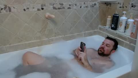 Snapshot of mrbrewscamfam chatting on 01-27-25, 03:28 MrBrew online show from 01-27-25, 03:28