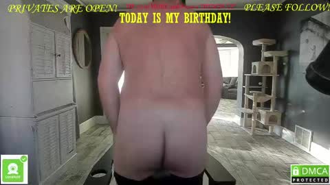 Snapshot of mrbrewscamfam chatting on 02-20-25, 02:24 MrBrew online show from 02-20-25, 02:24