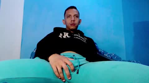 Snapshot of mrchrisdaniel chatting on 01-12-26, 01:16 Christtofer online show from 01-12-26, 01:16