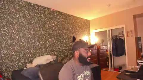 Snapshot of mrchuckdailyxxx chatting on 07-11-26, 10:51 Chuck Daily online show from 07-11-26, 10:51