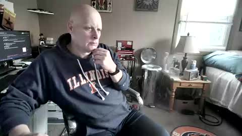 Snapshot of mrclean_55 chatting on 10-31-25, 07:37 MrClean55 online show from 10-31-25, 07:37