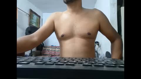 Snapshot of mrdongato01 chatting on 01-15-25, 02:38 Gato online show from 01-15-25, 02:38