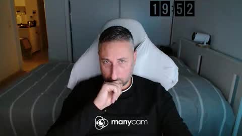 Snapshot of mrdr0o0o chatting on 11-22-25, 06:51 mrdr0o0o online show from 11-22-25, 06:51