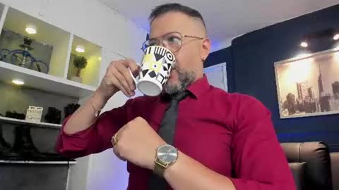 Snapshot of mrfrank_tattoo chatting on 06-08-26, 04:29 MrFrank. online show from 06-08-26, 04:29