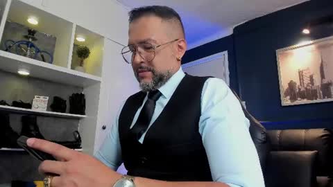 Snapshot of mrfrank_tattoo chatting on 06-12-26, 03:00 MrFrank. online show from 06-12-26, 03:00