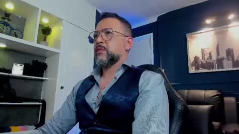 Snapshot of mrfrank_tattoo chatting on 06-23-26, 02:59 MrFrank. online show from 06-23-26, 02:59