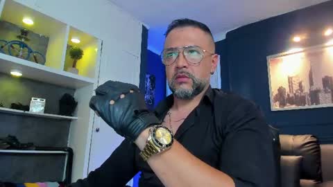 Snapshot of mrfrank_tattoo chatting on 06-28-26, 11:49 MrFrank. online show from 06-28-26, 11:49