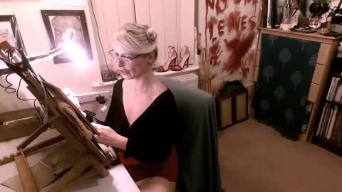 Snapshot of mrjandmrsj2014 chatting on 10-28-25, 06:54 Mr Mrs J online show from 10-28-25, 06:54
