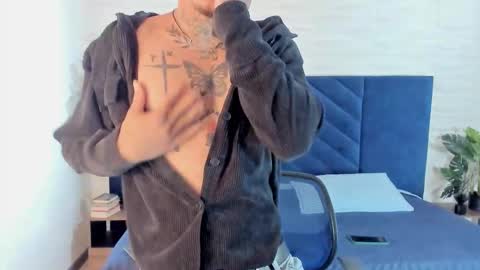 Snapshot of mrjustin_ chatting on 10-12-25, 09:14 mrjustin_ online show from 10-12-25, 09:14