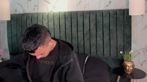 Snapshot of mrjustin_ chatting on 11-09-25, 07:45 mrjustin_ online show from 11-09-25, 07:45