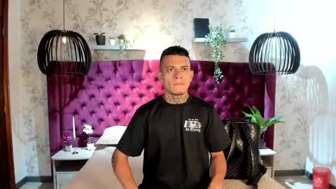 Snapshot of mrjustin_ chatting on 11-16-25, 08:25 mrjustin_ online show from 11-16-25, 08:25