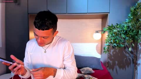 Snapshot of mrjustin_ chatting on 11-26-25, 08:32 mrjustin_ online show from 11-26-25, 08:32