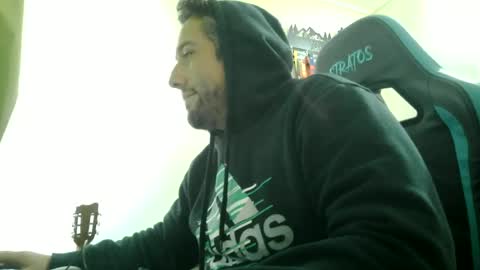 Snapshot of mrlilnice chatting on 06-12-26, 02:27 mrlilnice online show from 06-12-26, 02:27